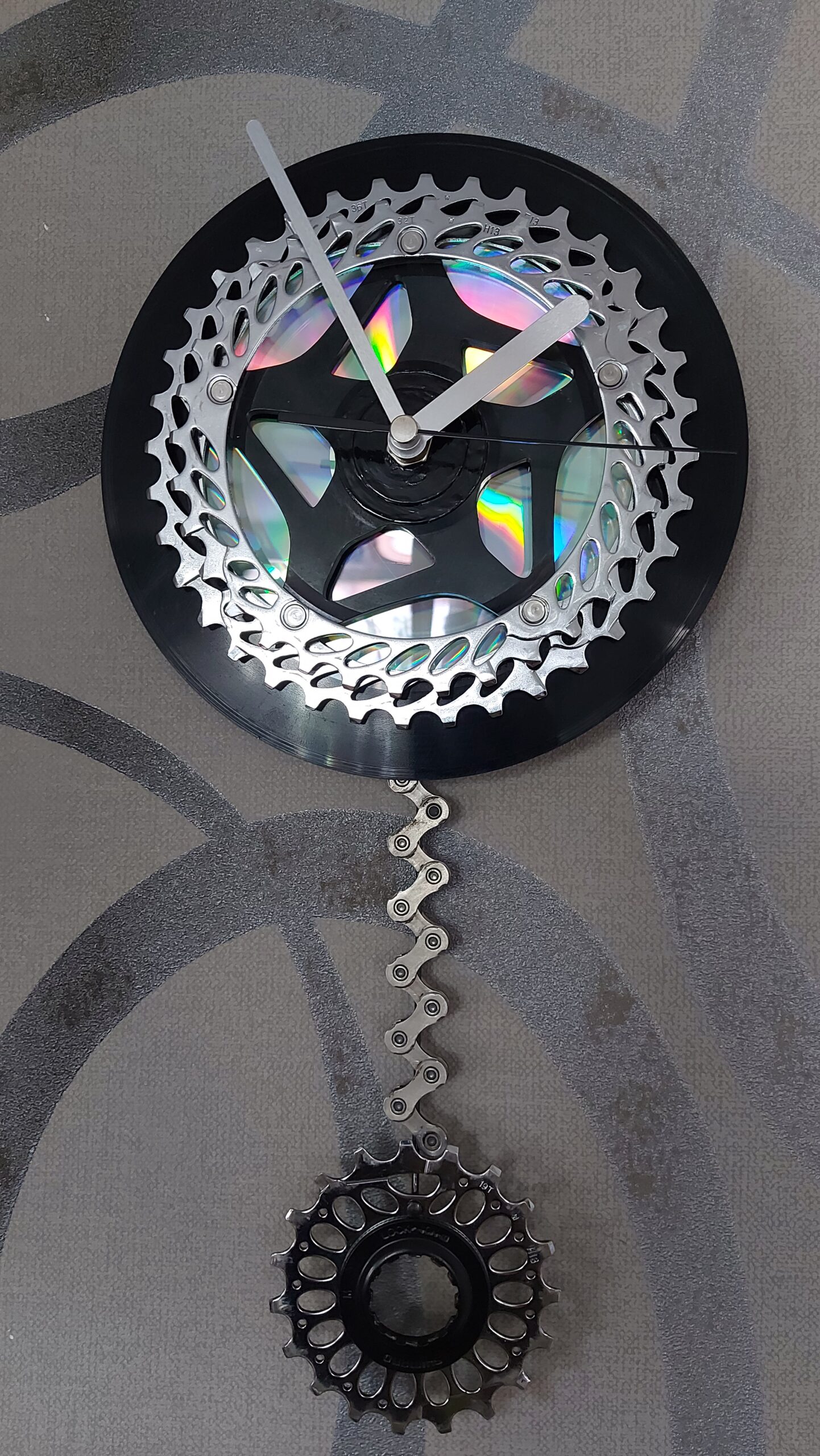 Pendeluhr "Chainstring"