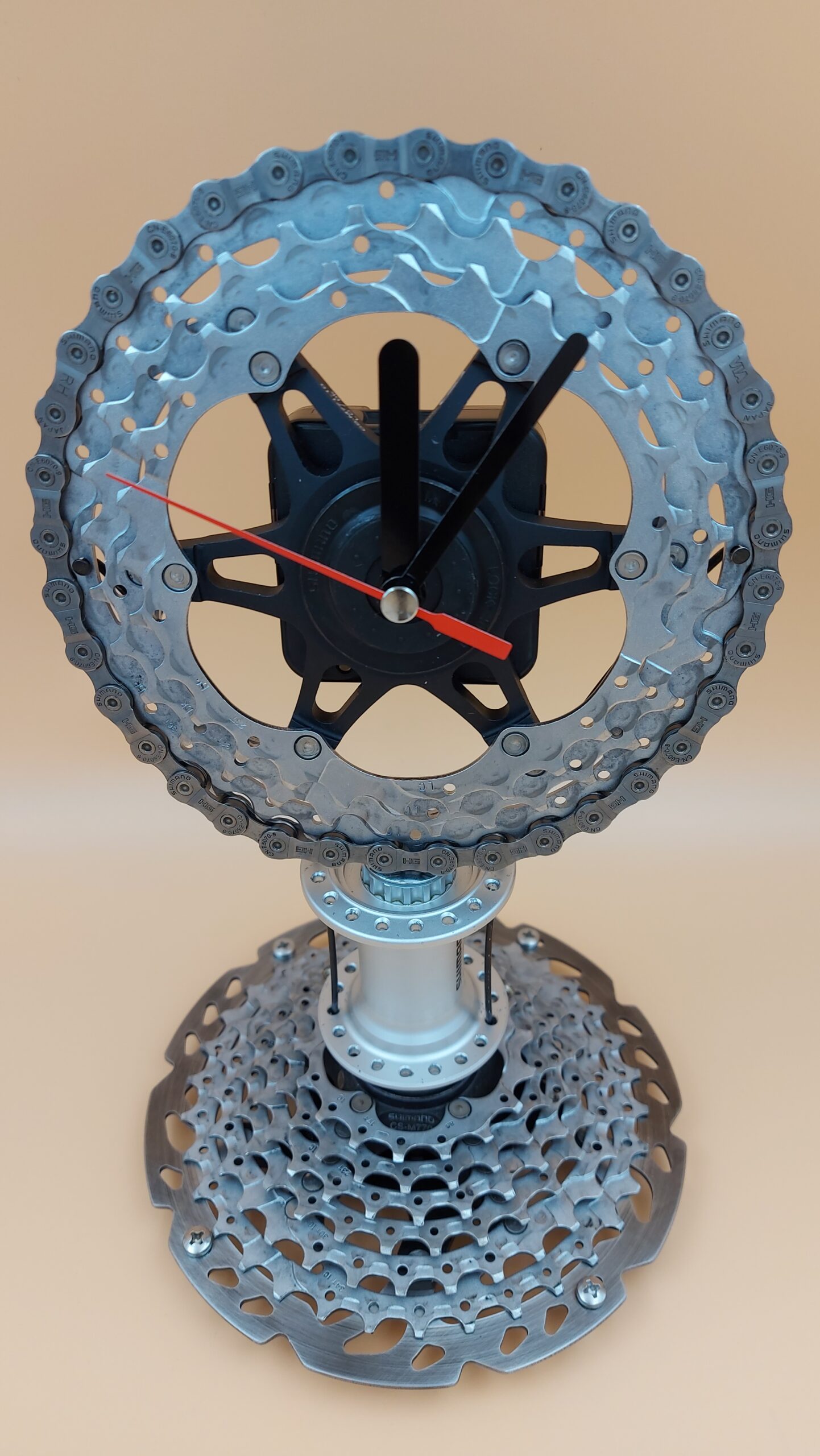 Standuhr No.1 "Silver Chain"